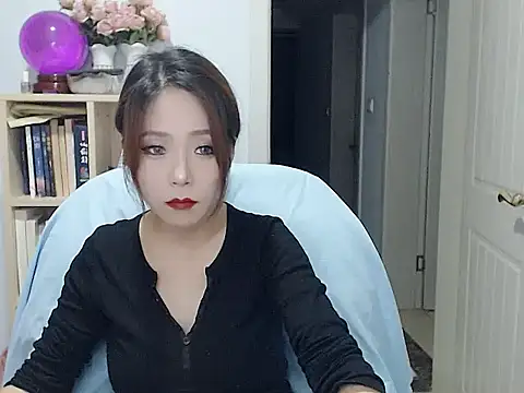 SuSushi728 online show from November 11, 3:45 pm