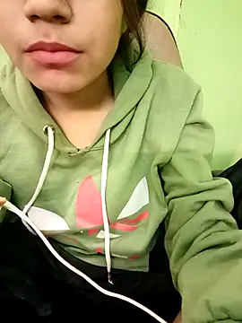 EACH 555 online show from December 1, 6:46 pm