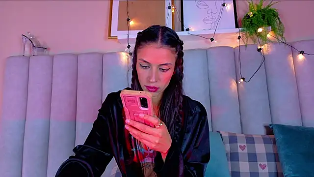 Snapshot of ChanelAdamss_ chatting on October 22, 3:18 am ChanelAdamss online show from October 22, 3:18 am