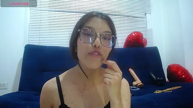  lucysmith online show from March 12, 6:18 am