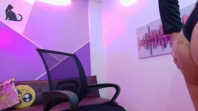  lucysmith online show from November 15, 5:05 am