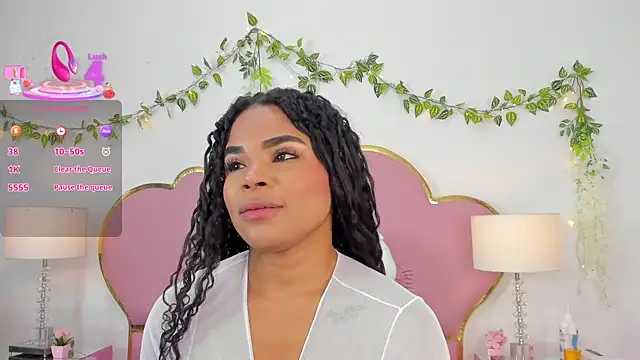 NahiaraReina online show from September 12, 1:33 pm