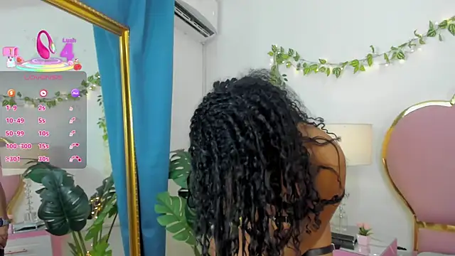 NahiaraReina online show from September 15, 1:00 pm