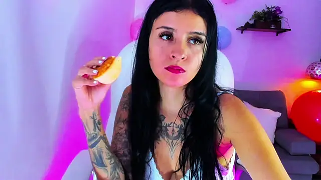 yenny garcia online show from October 22, 6:40 pm