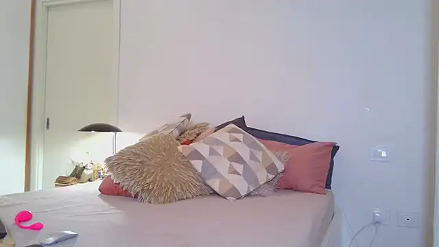 JuliaMartini online show from January 15, 9:47 am