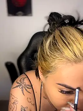 AnnikaMerliahh  online show from November 7, 9:37 pm