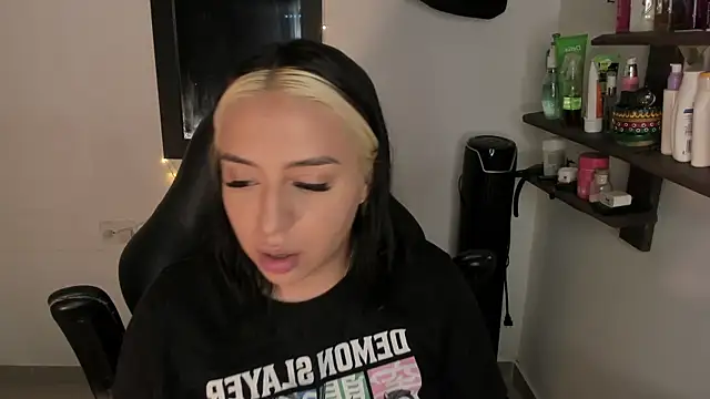 AnnikaMerliahh  online show from January 7, 12:46 am