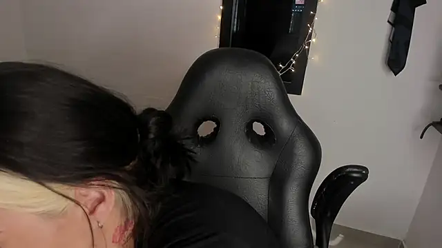 AnnikaMerliahh  online show from January 14, 12:33 pm