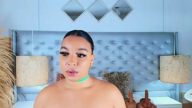 EileenBenzon online show from February 28, 5:37 pm