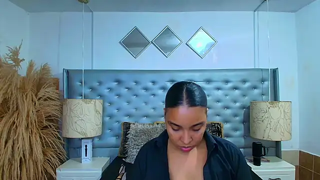 EileenBenzon online show from November 18, 2:54 pm