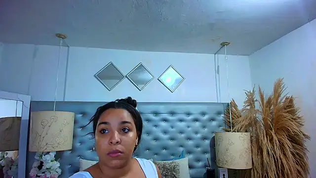 EileenBenzon online show from February 9, 1:37 pm