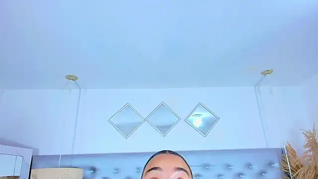 EileenBenzon online show from February 18, 5:03 am