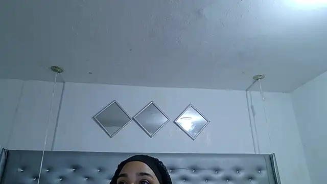 EileenBenzon online show from April 16, 1:34 pm