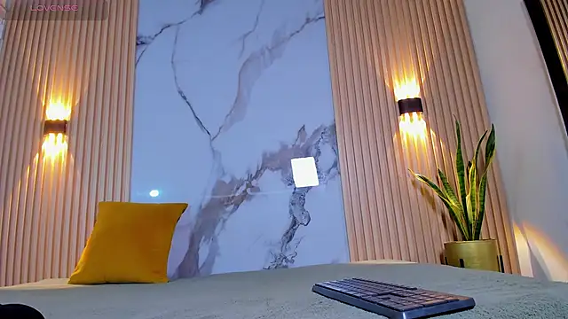 Snapshot of Lil_eva2 chatting on October 25, 7:30 pm Lil eva2 online show from October 25, 7:30 pm