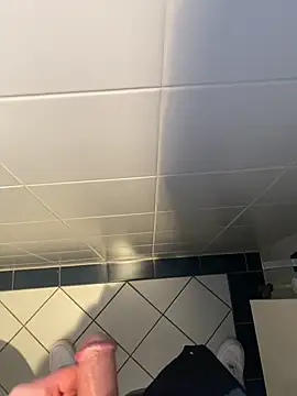 Snapshot of neilho1 chatting on February 18, 12:17 pm neilho1 online show from February 18, 12:17 pm