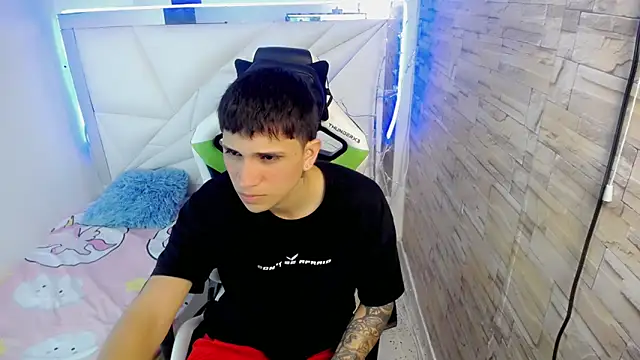 Brayan lopezz online show from January 18, 1:08 pm