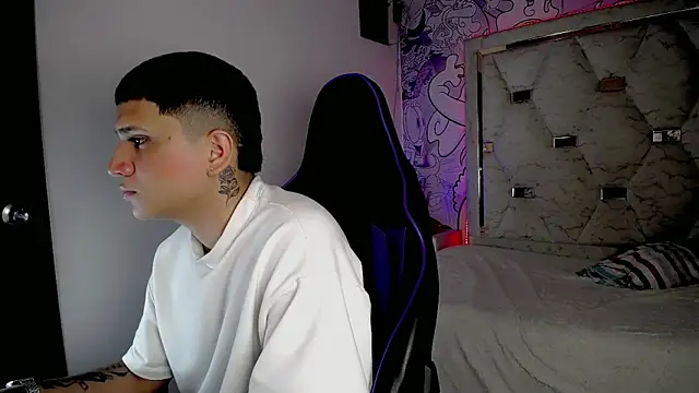 Snapshot of Brayan_lopezz chatting on April 25, 9:34 am Brayan lopezz online show from April 25, 9:34 am