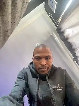 Snapshot of BlueIceCube chatting on November 8, 12:27 pm BlueIceCube online show from November 8, 12:27 pm