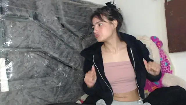 skinny sweet2411 online show from November 17, 10:48 pm