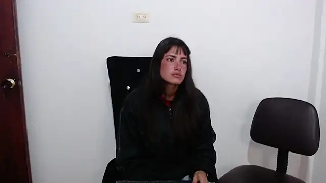 Snapshot of skinny_sweet2411 chatting on February 1, 12:09 am skinny sweet2411 online show from February 1, 12:09 am