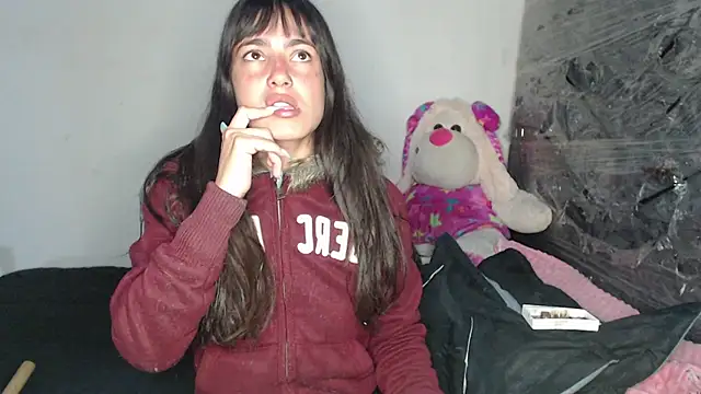 Snapshot of skinny_sweet2411 chatting on February 2, 6:28 pm skinny sweet2411 online show from February 2, 6:28 pm