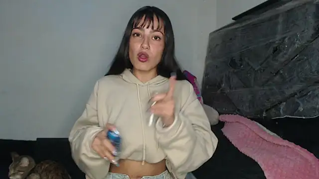 Snapshot of skinny_sweet2411 chatting on February 11, 4:39 am skinny sweet2411 online show from February 11, 4:39 am