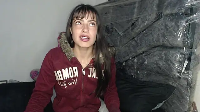 Snapshot of skinny_sweet2411 chatting on February 11, 7:19 pm skinny sweet2411 online show from February 11, 7:19 pm