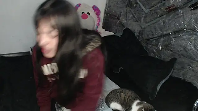 Snapshot of skinny_sweet2411 chatting on February 16, 8:05 pm skinny sweet2411 online show from February 16, 8:05 pm