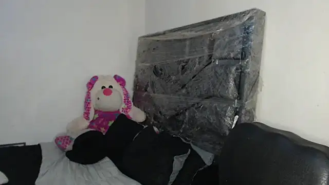 Snapshot of skinny_sweet2411 chatting on February 21, 7:37 pm skinny sweet2411 online show from February 21, 7:37 pm