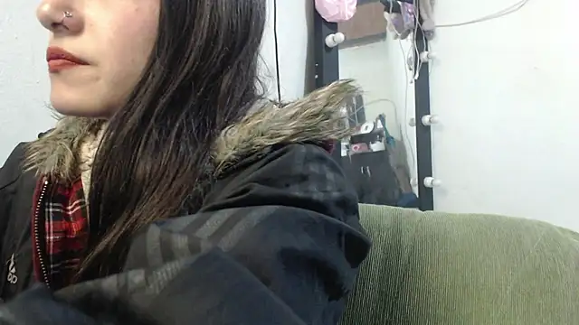 Snapshot of skinny_sweet2411 chatting on July 5, 2:18 am skinny sweet2411 online show from July 5, 2:18 am