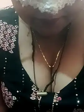 Snapshot of seemi_bhabhi chatting on February 14, 12:41 am seemi bhabhi online show from February 14, 12:41 am