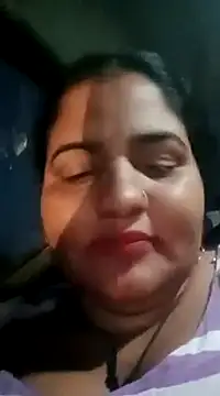 Snapshot of seemi_bhabhi chatting on March 9, 12:42 am seemi bhabhi online show from March 9, 12:42 am