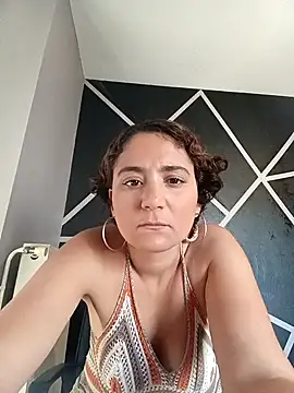 Snapshot of Nell-X chatting on October 7, 8:33 am Nell-X online show from October 7, 8:33 am