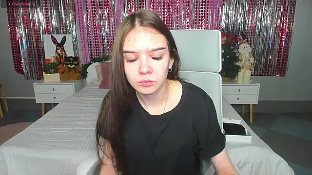 Snapshot of SweetyDeviliya chatting on December 4, 2:09 am SweetyDeviliya online show from December 4, 2:09 am