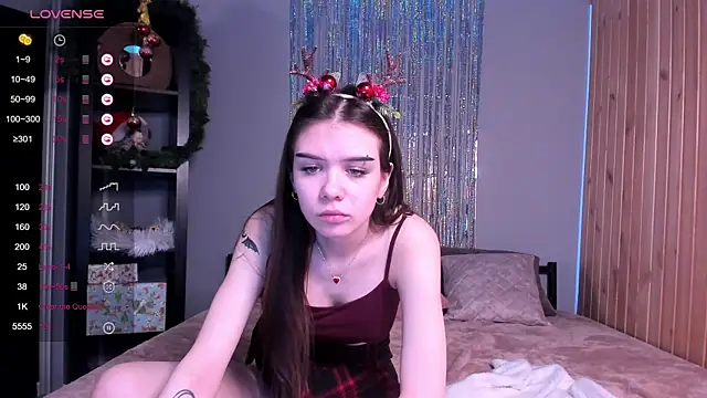 Snapshot of SweetyDeviliya chatting on December 26, 7:35 am SweetyDeviliya online show from December 26, 7:35 am