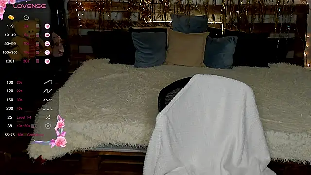 Snapshot of SweetyDeviliya chatting on February 6, 12:26 pm SweetyDeviliya online show from February 6, 12:26 pm