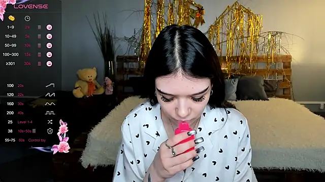 Snapshot of SweetyDeviliya chatting on February 16, 9:59 am SweetyDeviliya online show from February 16, 9:59 am