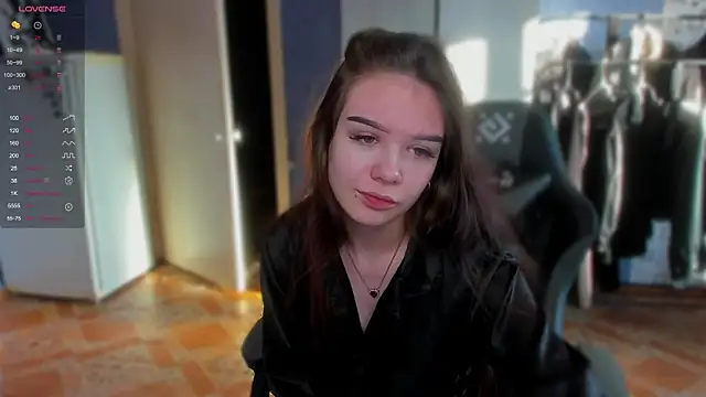 Snapshot of SweetyDeviliya chatting on December 5, 7:50 am SweetyDeviliya online show from December 5, 7:50 am