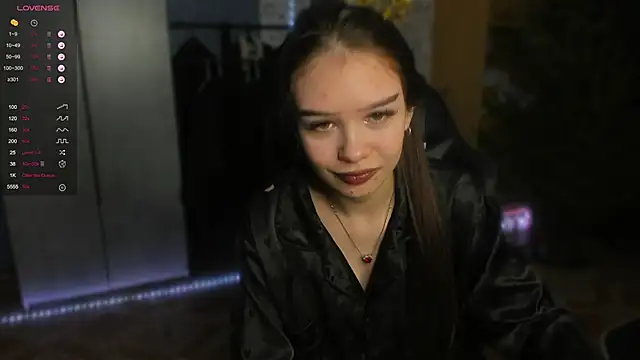 Snapshot of SweetyDeviliya chatting on December 19, 1:40 pm SweetyDeviliya online show from December 19, 1:40 pm