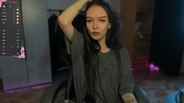 Snapshot of SweetyDeviliya chatting on February 17, 3:47 am SweetyDeviliya online show from February 17, 3:47 am