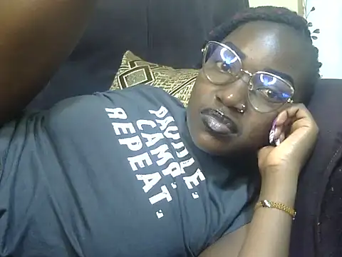 Snapshot of Chichii- chatting on March 4, 6:29 pm Chichii- online show from March 4, 6:29 pm