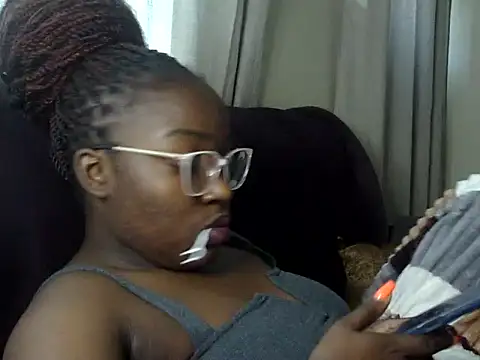 Chichii- online show from February 12, 3:29 pm