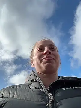 Snapshot of Hr_Frk_Olsen chatting on March 15, 9:04 am Hr Frk Olsen online show from March 15, 9:04 am