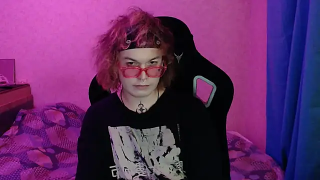 Snapshot of Steve_Mi chatting on October 31, 5:36 pm Steve Mi online show from October 31, 5:36 pm