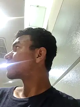 Reynold2608 online show from January 2, 3:48 am