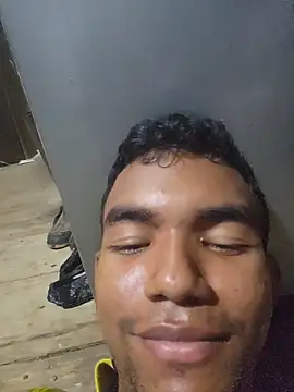 Reynold2608 online show from May 17, 1:47 am