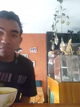 Reynold2608 online show from May 20, 8:48 pm