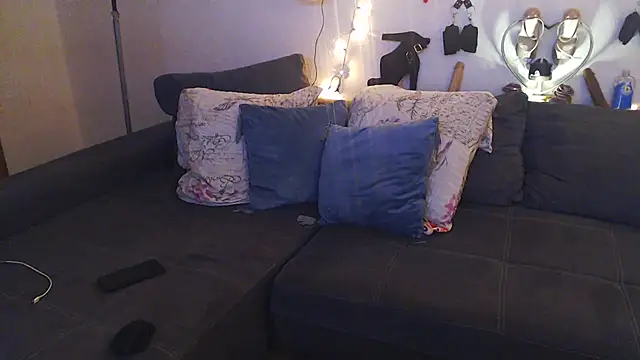 DevilsAngel13 online show from February 13, 6:59 pm