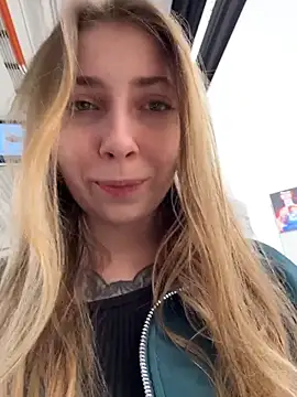 Snapshot of Sunny___Bunny chatting on May 3, 11:05 am Sunny Bunny online show from May 3, 11:05 am