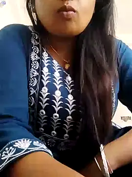 Snapshot of Priya_2222 chatting on February 5, 6:24 am Priya 2222 online show from February 5, 6:24 am